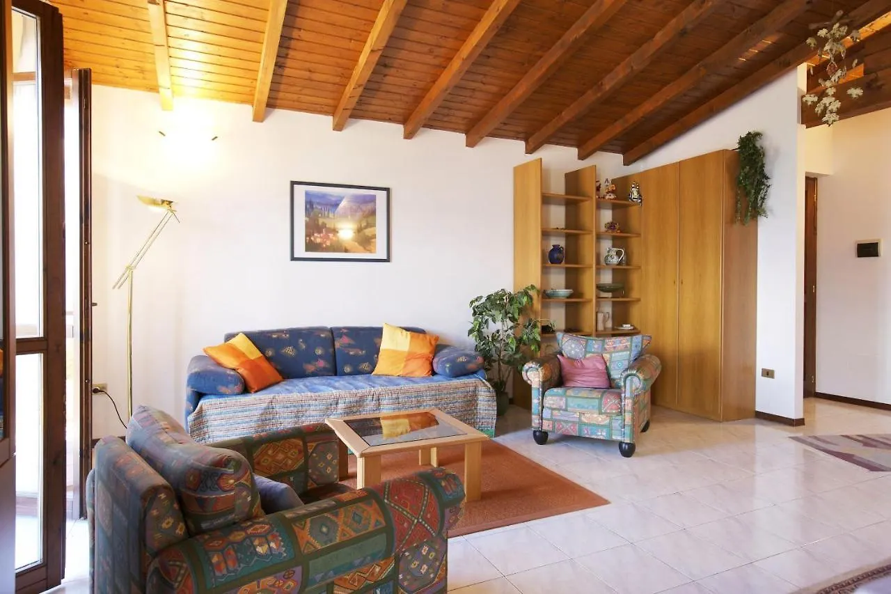 Ferienwohnung Residenza Arcobaleno Pino Lago Maggiore
